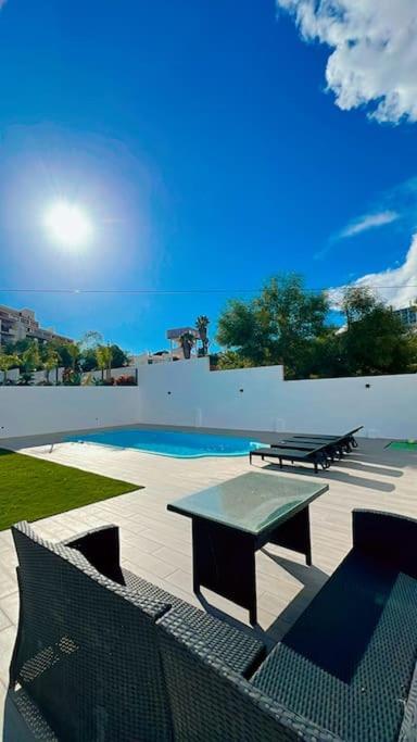 Villa Feliz - Large - Pool